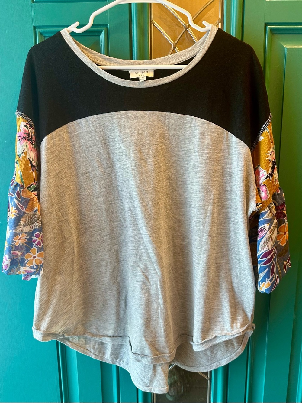 Umgee Boho Mixed Media Colorblock Top Floral Patchwork Bell Sleeve Size M